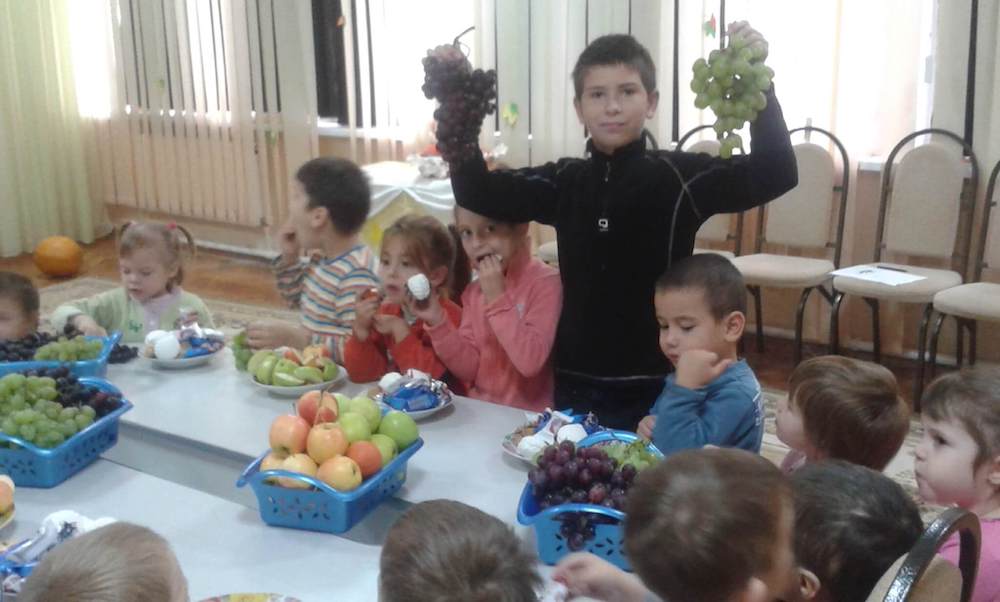  The joy of grapes! 
