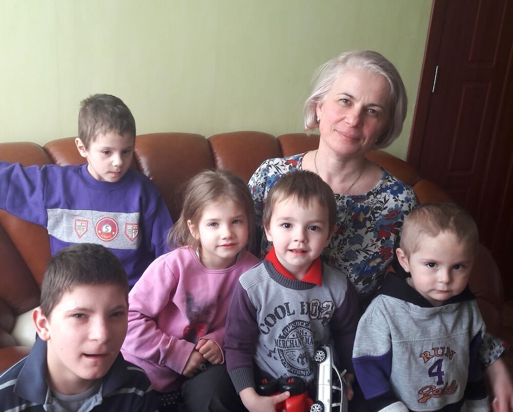 Nataly Covalciuc with children